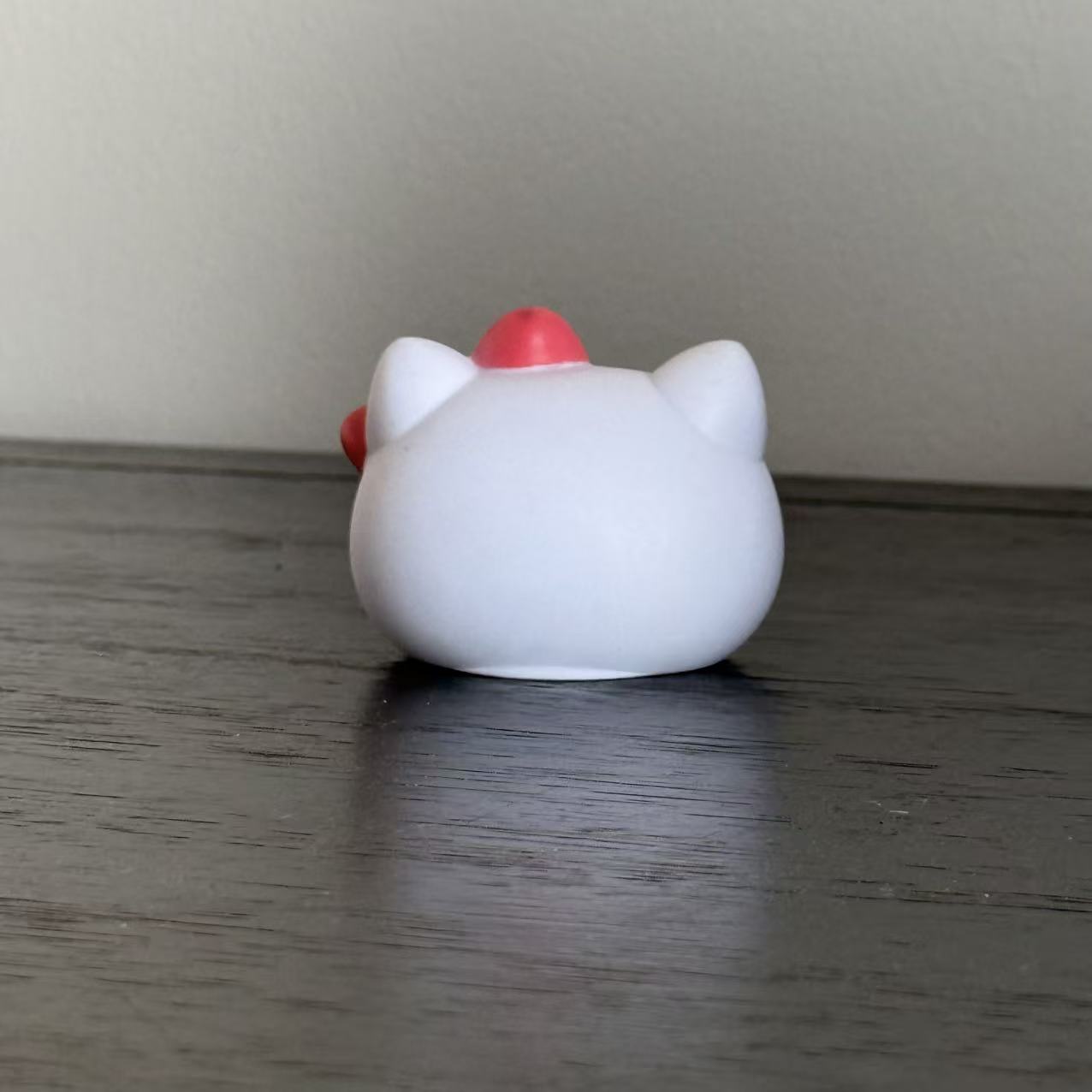 This is a hello kitty in another perspective, this is my favorite polygonal object ornament. I chose it because I think it is cute and easy to make.